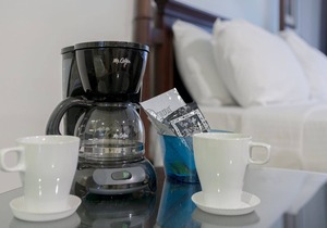 Waterfront Queen Jacuzzi Room - The Lodge At Blue Lakes