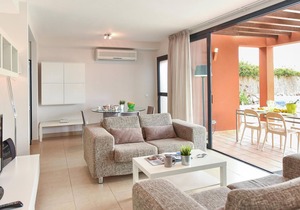 Welcome to this comfortable vacation home with pool for an unforgettable vacation.