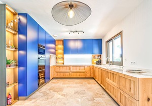 Welcome to this charming vacation home with pool and private tennis court.