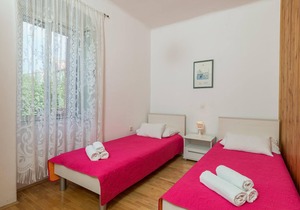 Welcome to these apartments in Omisalj.