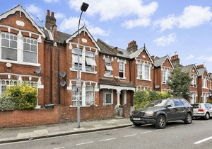 West central family flat, The Groves, Shepherds Bush