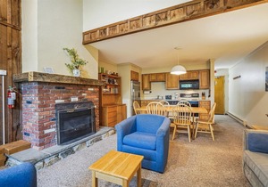Whiffletree E8: 3-Bedroom Condo with Ski Access, Shuttle, and Fireplace