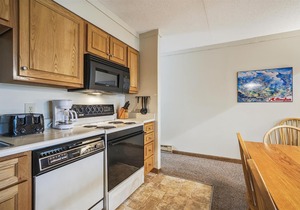 Whiffletree E8: 3-Bedroom Condo with Ski Access, Shuttle, and Fireplace