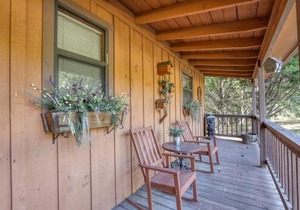 Whispering Creek Cabin