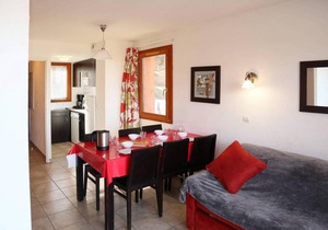 Wifi, ski-in/ski-out & foot of the slopes, fitness, swimming pool, terrace, balcony, parking, tv