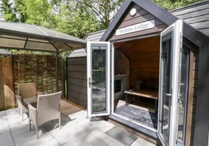 Willow Lodge At Bridge Lake Farm & Fishery