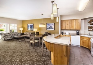 Windsor, CA: Sonoma 3 Bedroom Condo w/Fireplace, Resort Pool, Spa, WiFi & More!