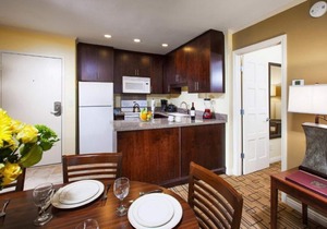 Winner Circle 1BR Condo with Outdoor Pool and Tennis Court