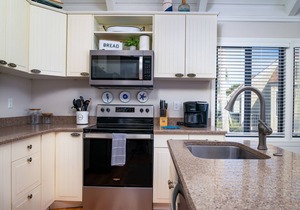 Wonderful 3BR/3BA Sealoft! Perfect Family Home! Neighborhood Pool/Beach! Amenity Cards!