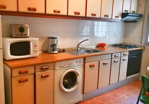 Wonderful sea view! In front of the beach. 5 km from Sanxenxo. Free WIFI