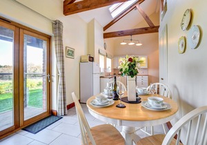 Y Cudyll Coch - Two Bedroom House, Sleeps 4