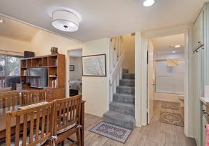 Year Round Fun! Ski/ High Speed Internet/ Large Screen TV/BBQ/Lakes