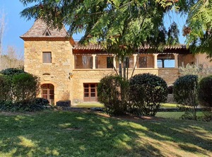 Holiday Shower | Puy-l'Eveque