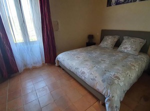 Holiday Shower | Puy-l'Eveque