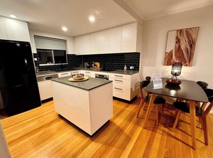 Bdrm Apt Annandale Courtyard | Annandale