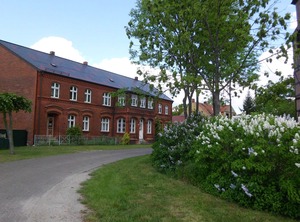 People Monument Courtyard | Roddan