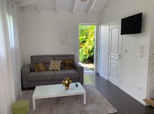 Le Moule The Beach Terrace | L'Autre-Bord