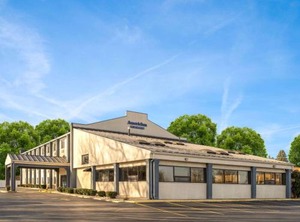 Naperville Inn | Woodstock