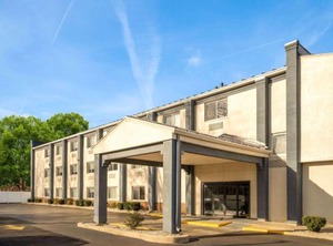 Naperville Inn | Woodstock