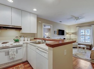 Downtown Roof Terrace | Historic District - North