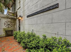 Downtown Roof Terrace | Historic District - North