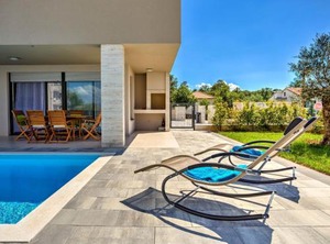 Jela Sveti Vid Miholjice | Zidarici