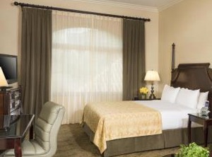 Ayres Diamond Bar | Valle Lindo