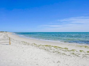 Beachside Bungalow | West Dennis