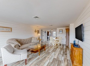 Beachside Bungalow | West Dennis