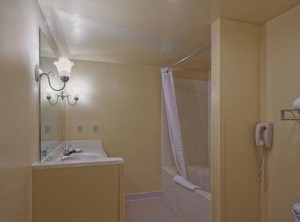 Luxbury Inn Fort Wayne | Saint Marys  Allen County