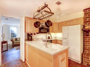 Charlton | Historic Downtown Savannah