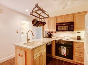 Charlton | Historic Downtown Savannah