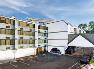 Days Inn | Dickson City