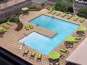 Doubletree | Kenner - Louis Armstrong International Airport