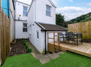 Drws Nesaf Townhouse | Riverside