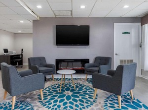 Econo Lodge At The University | Red Hill