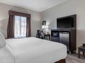 Econo Lodge At The University | Red Hill