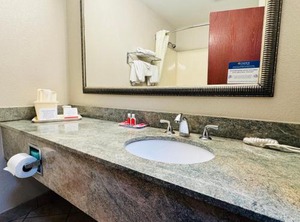 Econo Lodge Inn | Monroe