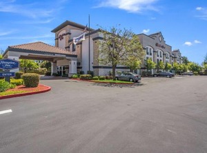 Hampton Inn Suites | Hayward