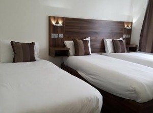 Heathrow | George Green