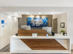 Naperville Inn | Crestwood