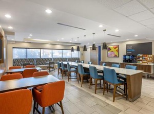 Naperville Inn | Crestwood