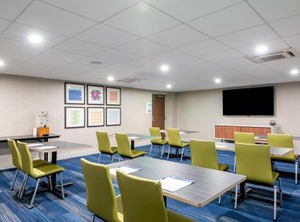 Holiday Inn Express Santa Ana Orange County Ihg Hotel | Lyon Street