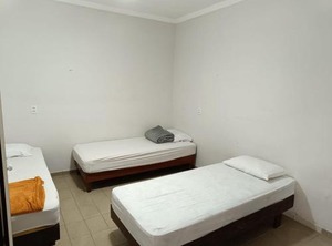 Hostel Diniz | Jardim Camburi
