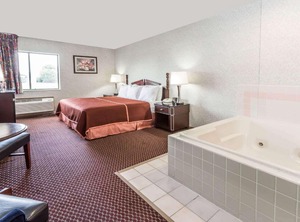 Howard Johnson | Manteno