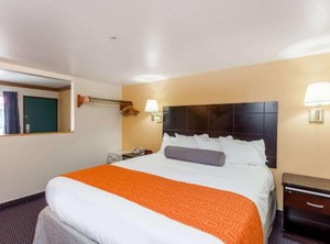 Howard Johnson | Norco