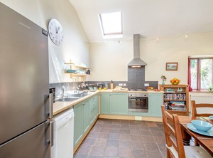 Jasmine Bach | Llanrug