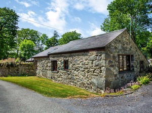 Jasmine Bach | Llanrug