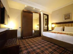 Lancaster Raouche | Raouche