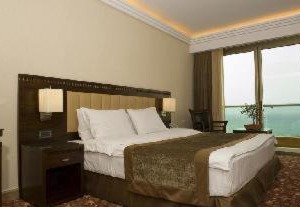 Lancaster Raouche | Raouche